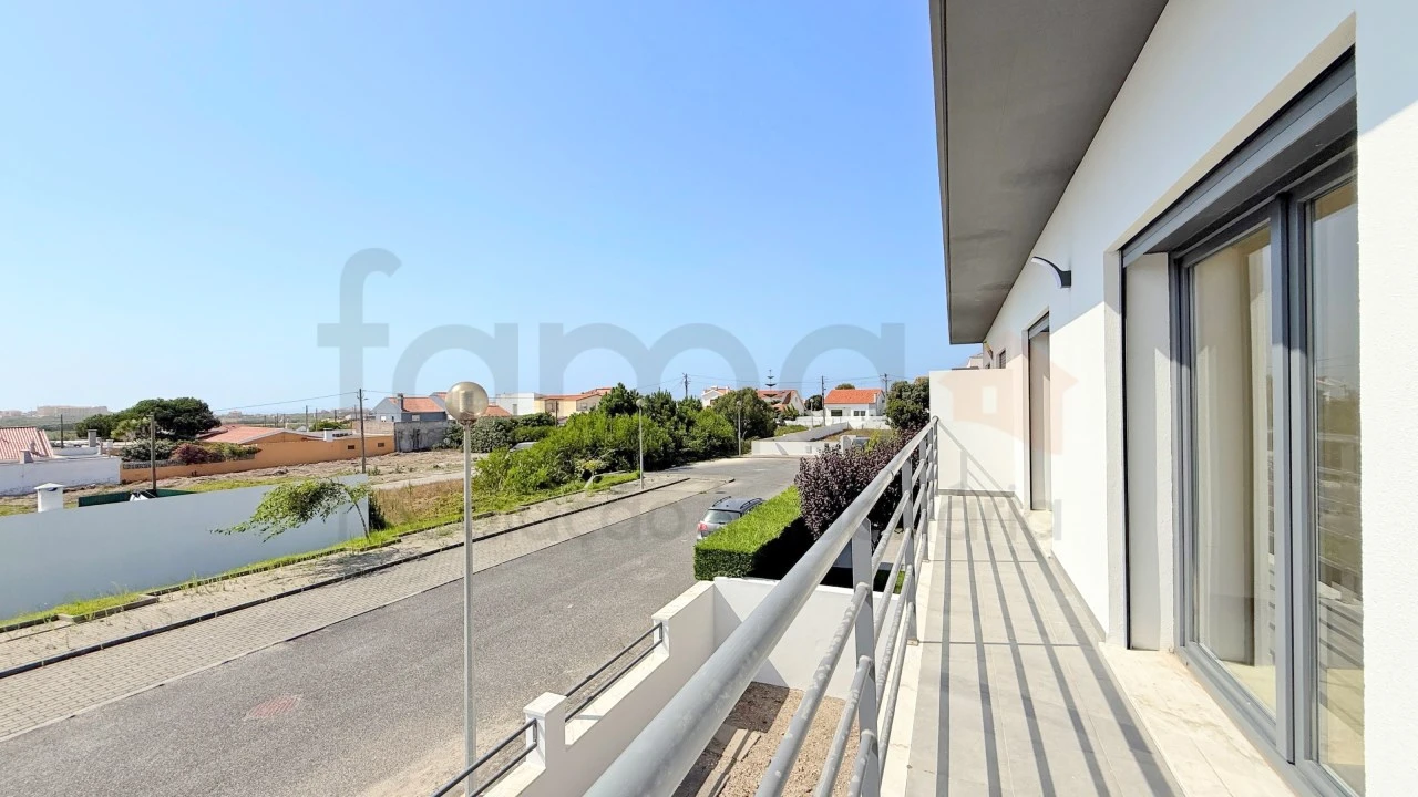 Moradia T3 para Arrendamento em Silveira Foto 39