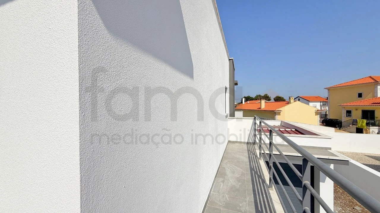 Moradia T3 para Arrendamento em Silveira Foto 40