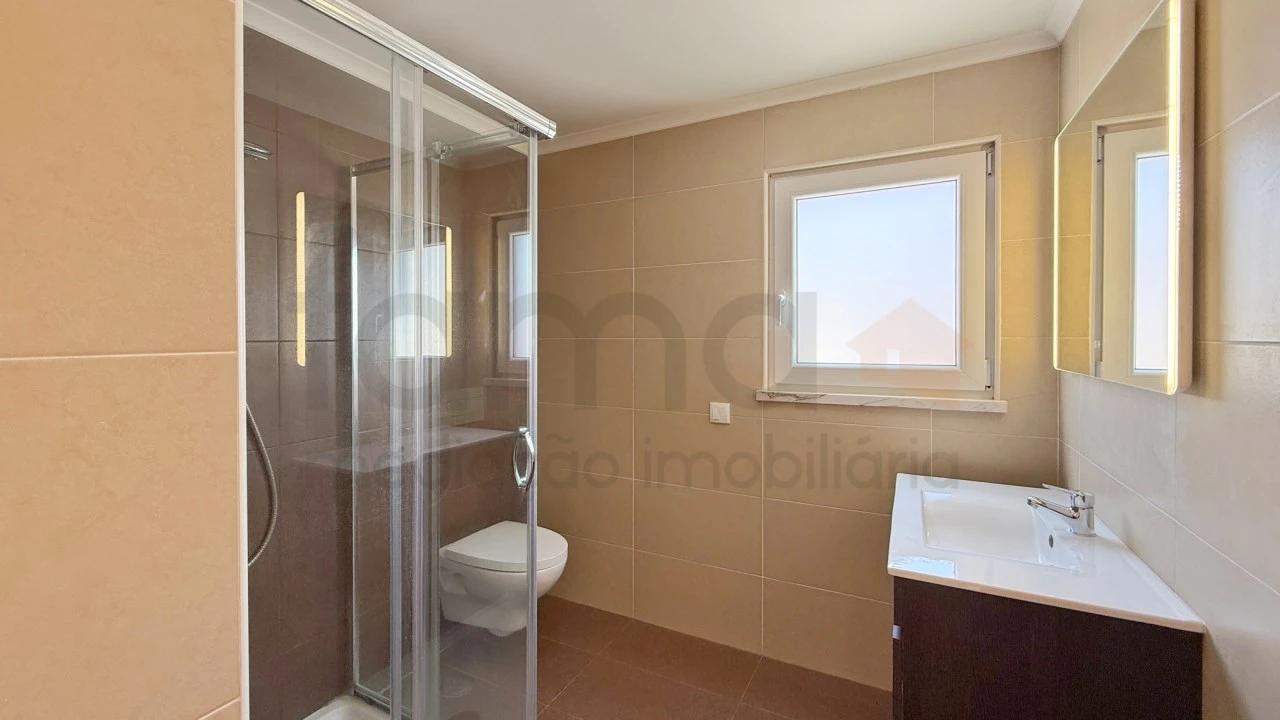 Moradia T3 para Arrendamento em Silveira Foto 45