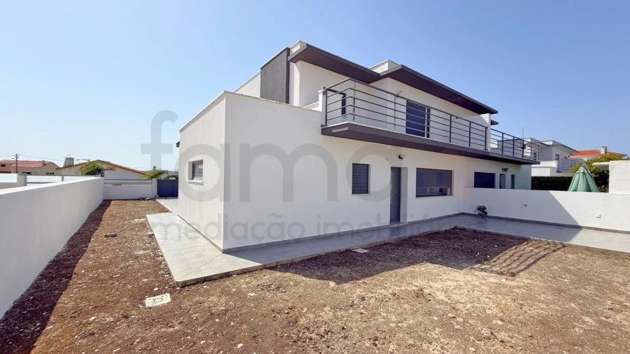 Moradia T3 para Arrendamento em Silveira Foto 6