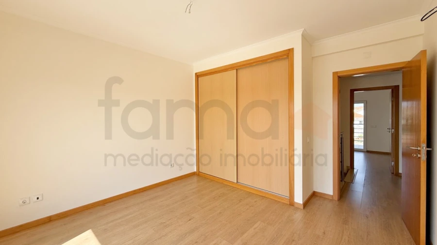 Moradia T3 para Arrendamento em Silveira Foto 34