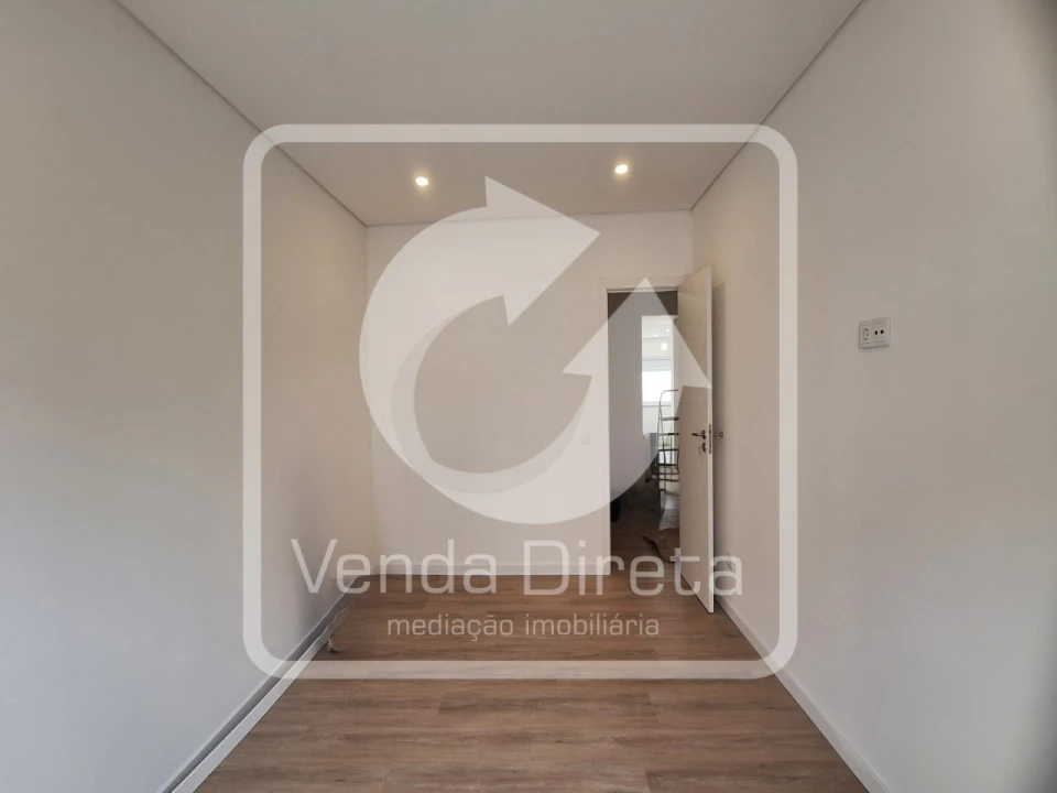Apartamento T4 para Venda em Alto do Seixalinho, Santo André e Verderena Foto 7