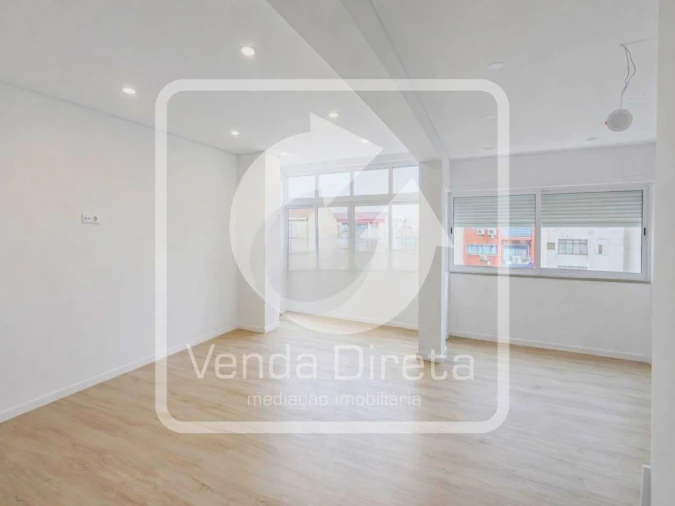 Apartamento T4 para Venda em Alto do Seixalinho, Santo André e Verderena Foto 3