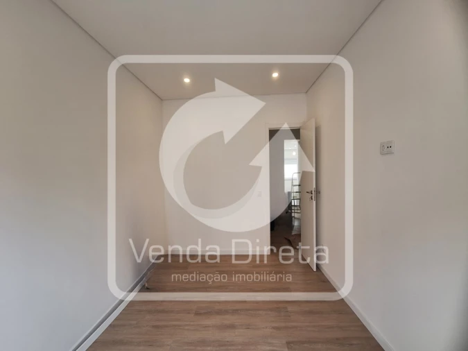 Apartamento T4 para Venda em Alto do Seixalinho, Santo André e Verderena Foto 7
