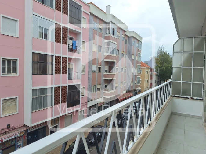 Apartamento T4 para Venda em Alto do Seixalinho, Santo André e Verderena Foto 16