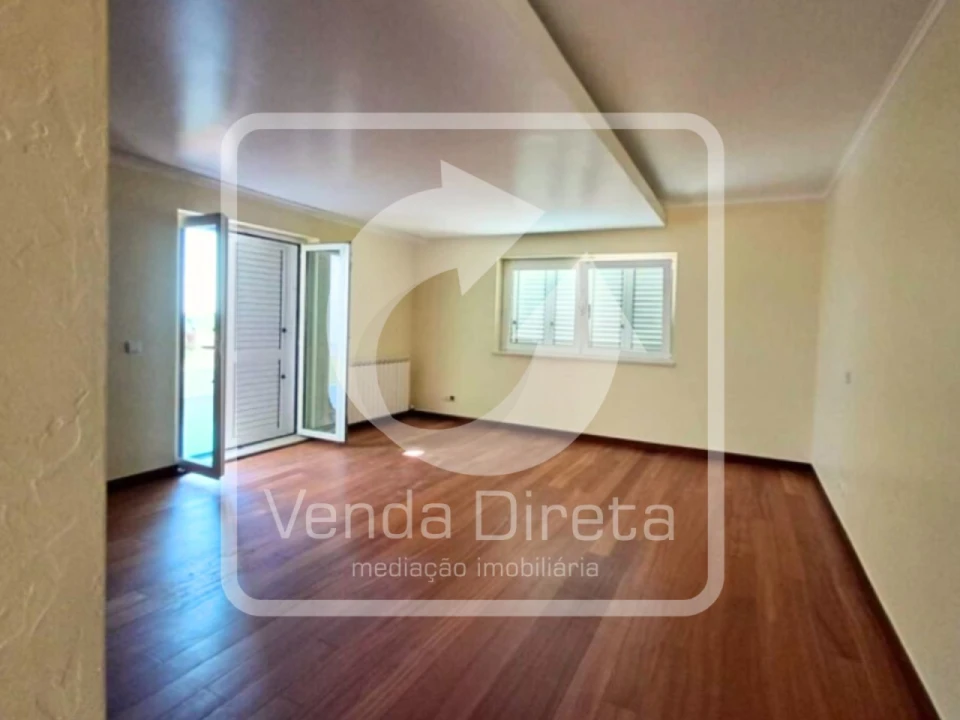 Moradia T6 para Venda em Queluz e Belas Foto 11