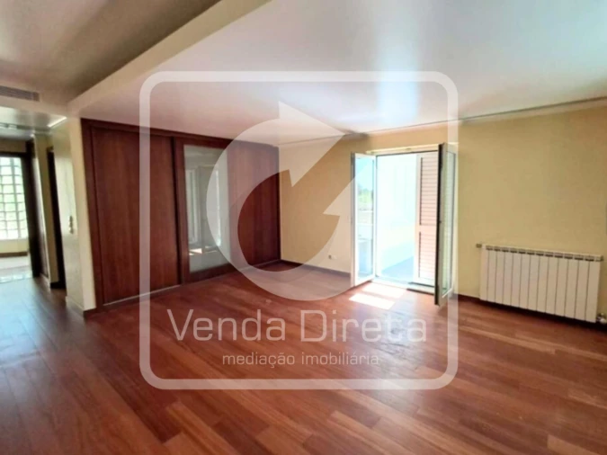 Moradia T6 para Venda em Queluz e Belas Foto 12