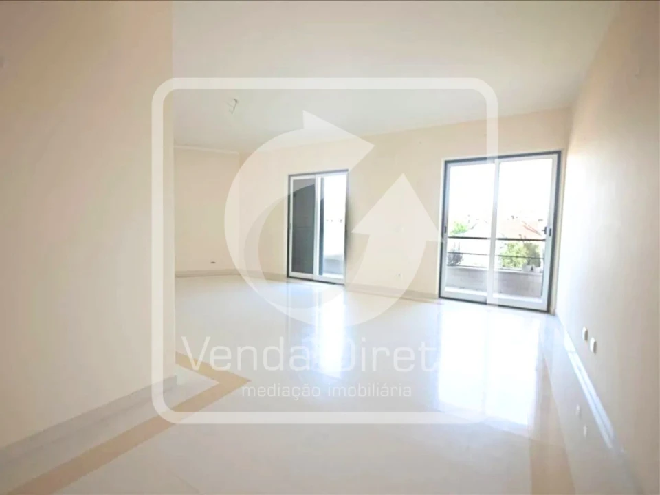 Apartamento T4 para Venda em Alcochete Foto 5