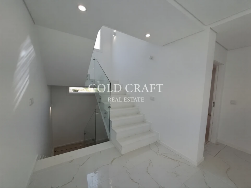 Moradia T4 para Venda em Fernao Ferro Foto 17