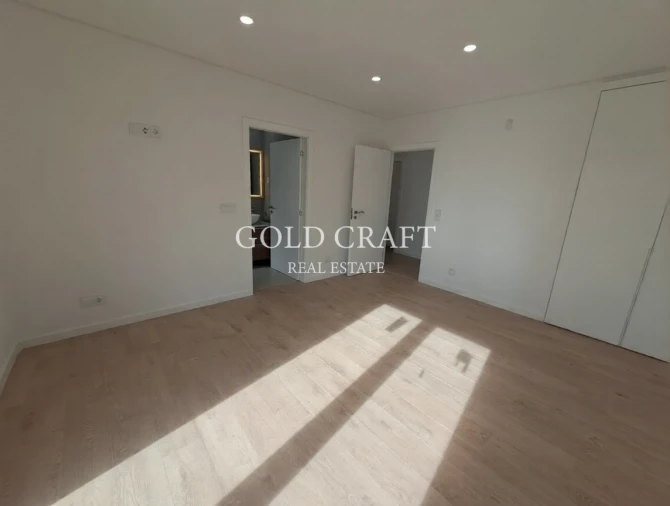 Moradia T4 para Venda em Fernao Ferro Foto 11