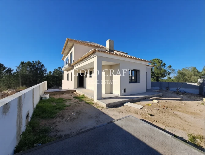 Moradia T4 para Venda em Fernao Ferro Foto 1