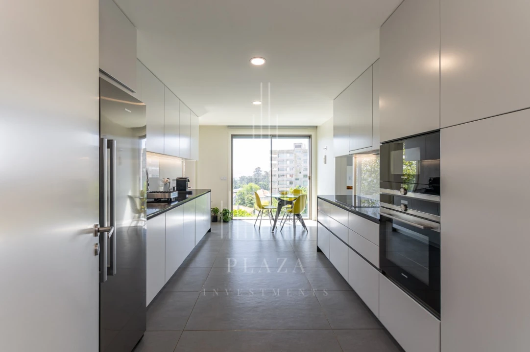 Apartamento T4 para Venda em Lordelo do Ouro e Massarelos Foto 6