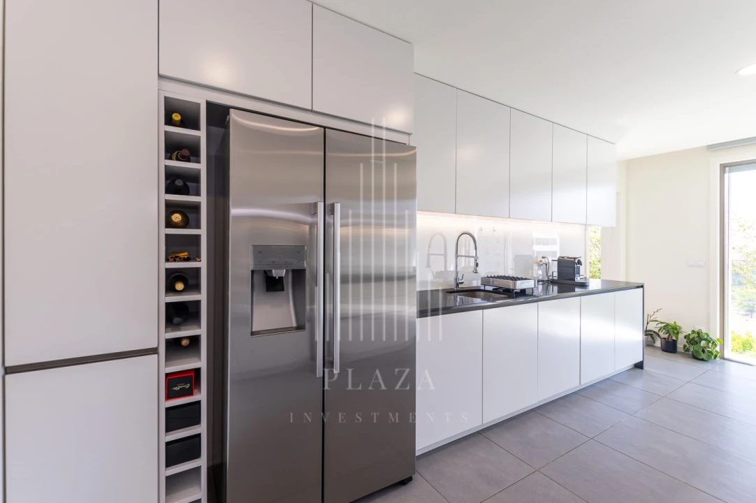 Apartamento T4 para Venda em Lordelo do Ouro e Massarelos Foto 7