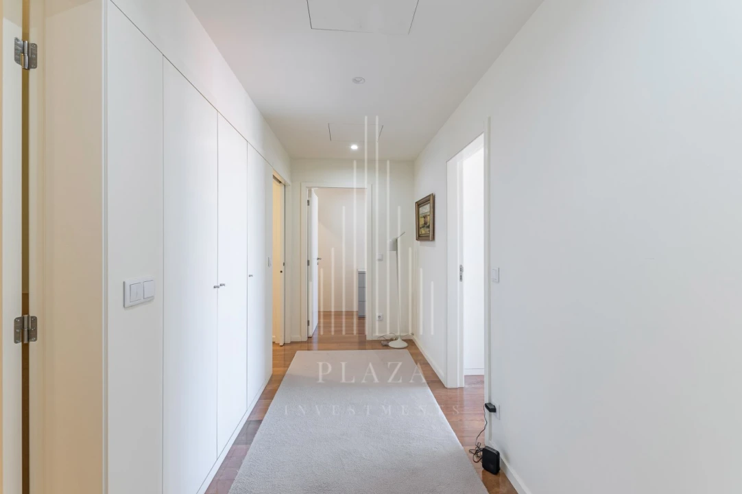 Apartamento T4 para Venda em Lordelo do Ouro e Massarelos Foto 21