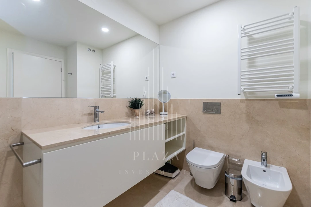 Apartamento T4 para Venda em Lordelo do Ouro e Massarelos Foto 23