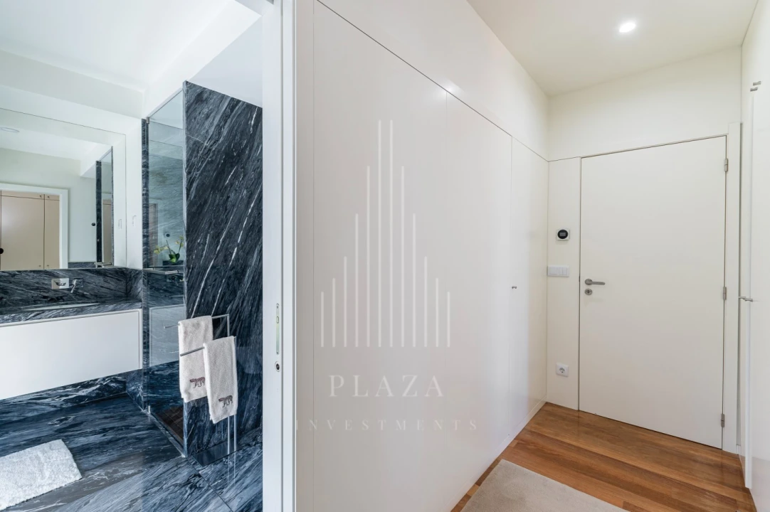 Apartamento T4 para Venda em Lordelo do Ouro e Massarelos Foto 25
