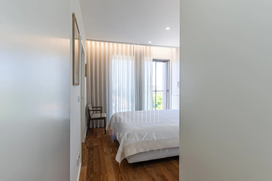 Apartamento T4 para Venda em Lordelo do Ouro e Massarelos Foto 26