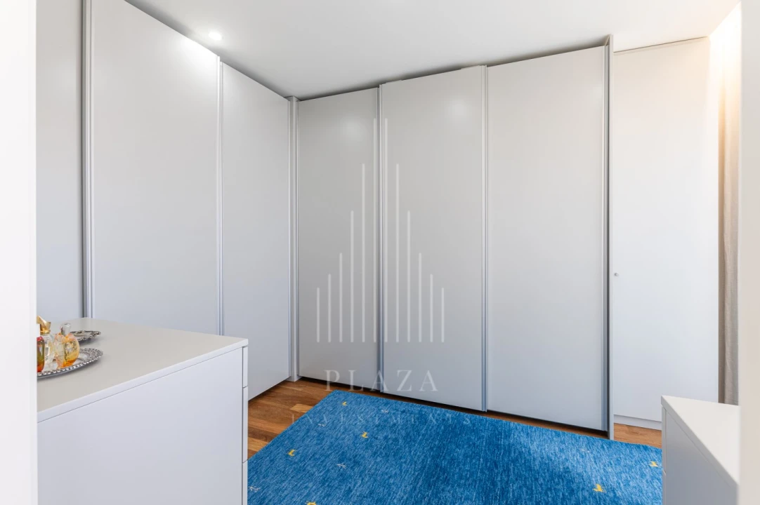 Apartamento T4 para Venda em Lordelo do Ouro e Massarelos Foto 29
