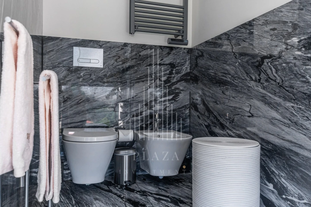 Apartamento T4 para Venda em Lordelo do Ouro e Massarelos Foto 32
