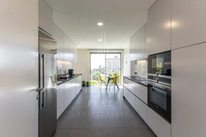 Apartamento T4 para Venda em Lordelo do Ouro e Massarelos