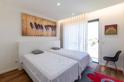 Apartamento T4 para Venda em Lordelo do Ouro e Massarelos