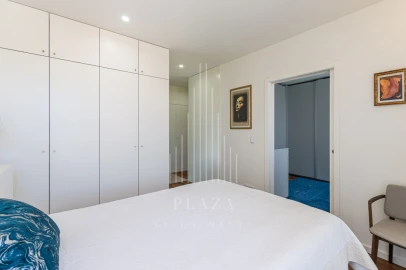 Apartamento T4 para Venda em Lordelo do Ouro e Massarelos