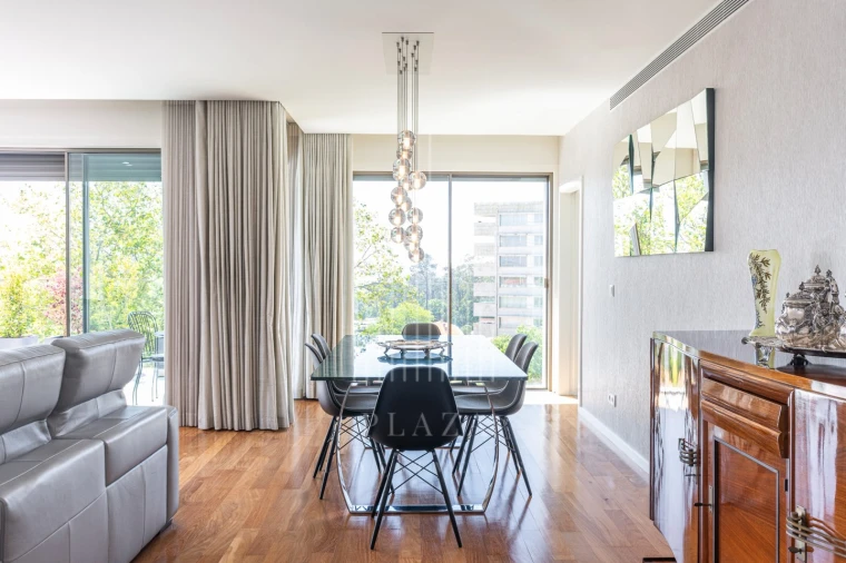 Apartamento T4 para Venda em Lordelo do Ouro e Massarelos Foto 4