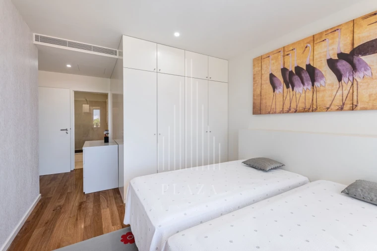 Apartamento T4 para Venda em Lordelo do Ouro e Massarelos Foto 15