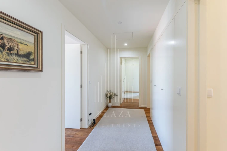 Apartamento T4 para Venda em Lordelo do Ouro e Massarelos Foto 18