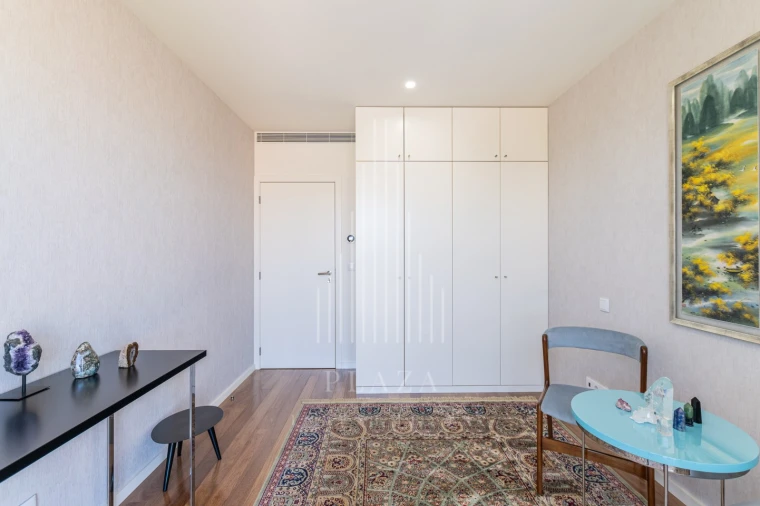 Apartamento T4 para Venda em Lordelo do Ouro e Massarelos Foto 20