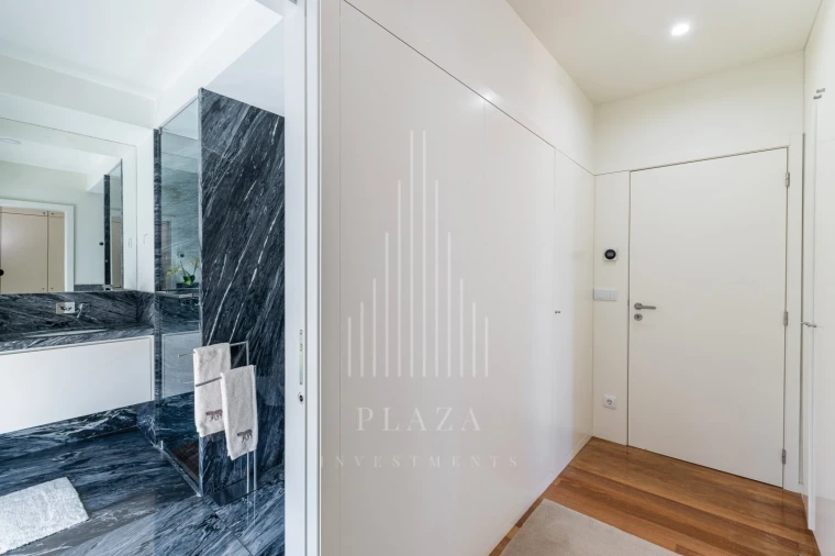 Apartamento T4 para Venda em Lordelo do Ouro e Massarelos Foto 25