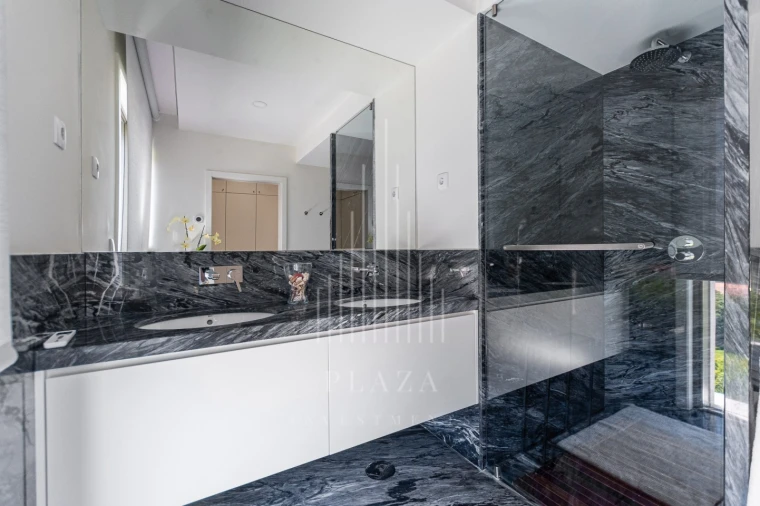Apartamento T4 para Venda em Lordelo do Ouro e Massarelos Foto 31