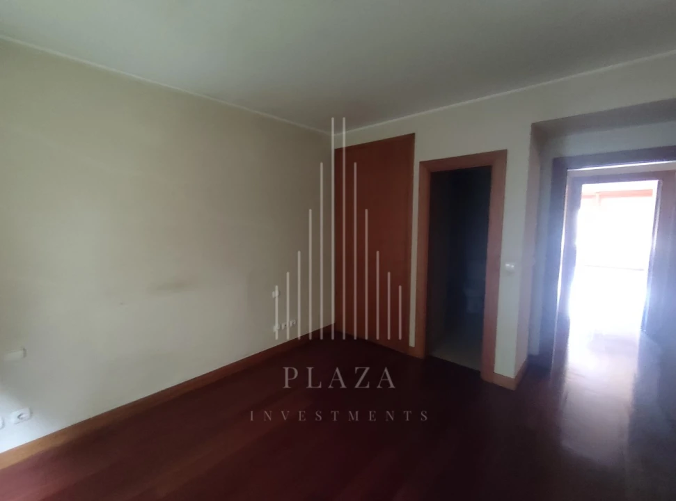 Apartamento T2 para Venda em Lordelo do Ouro e Massarelos Foto 18