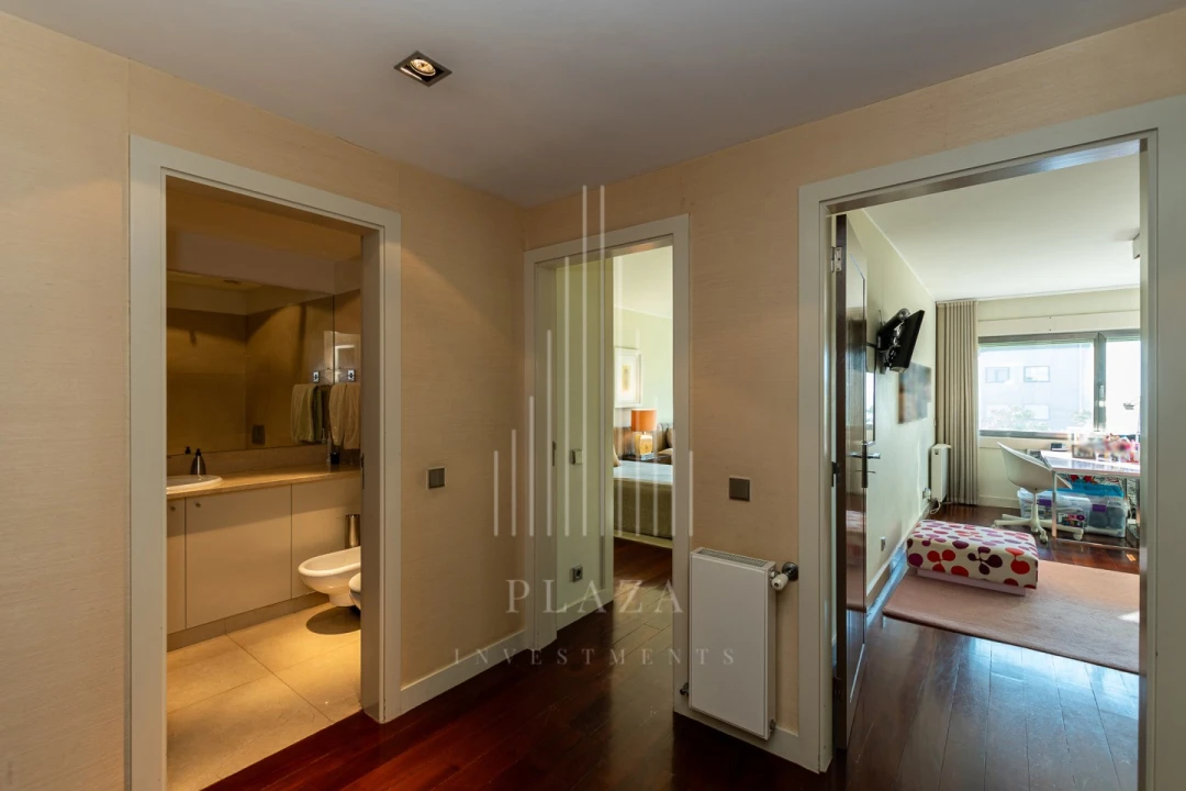 Apartamento T4 para Venda em Aldoar, Foz do Douro e Nevogilde Foto 8