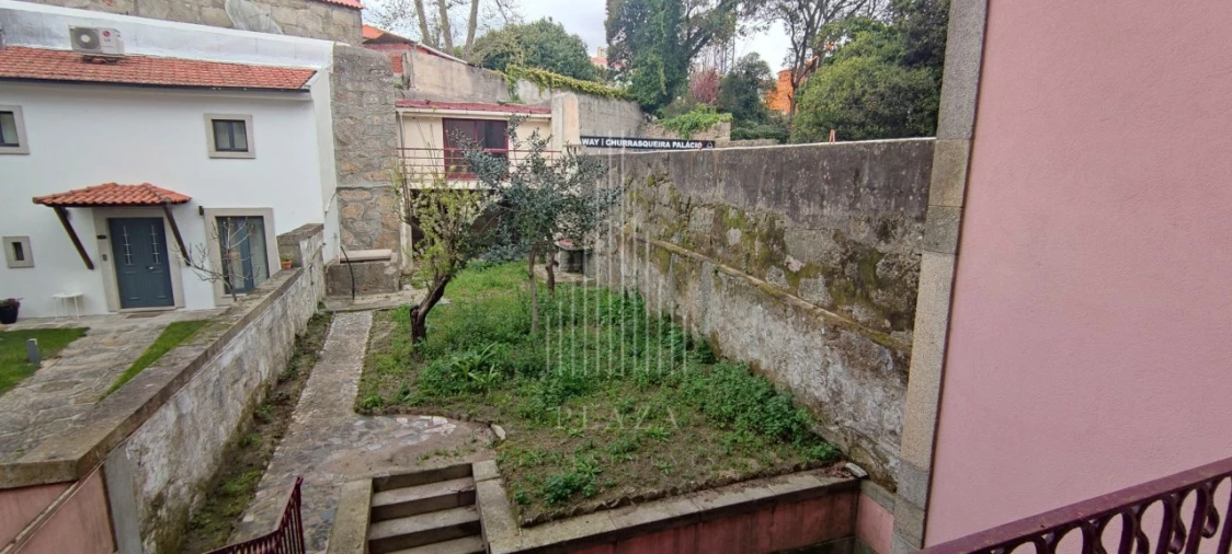 Moradia T7 para Venda em Lordelo do Ouro e Massarelos Foto 30