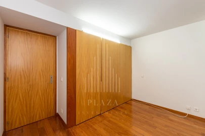 Apartamento T3 para Venda em Lordelo do Ouro e Massarelos