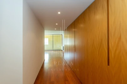 Apartamento T3 para Venda em Lordelo do Ouro e Massarelos