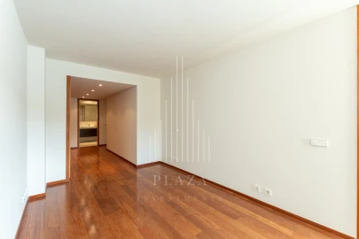 Apartamento T3 para Venda em Lordelo do Ouro e Massarelos