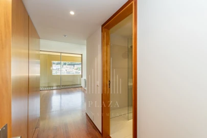 Apartamento T3 para Venda em Lordelo do Ouro e Massarelos