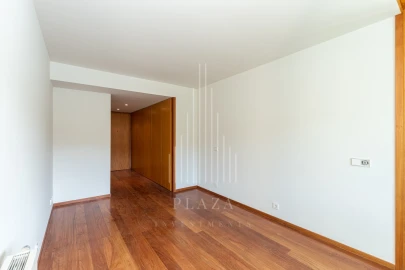 Apartamento T3 para Venda em Lordelo do Ouro e Massarelos