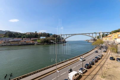 Apartamento T3 para Venda em Lordelo do Ouro e Massarelos