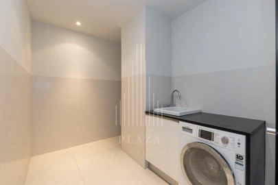 Apartamento T3 para Venda em Lordelo do Ouro e Massarelos
