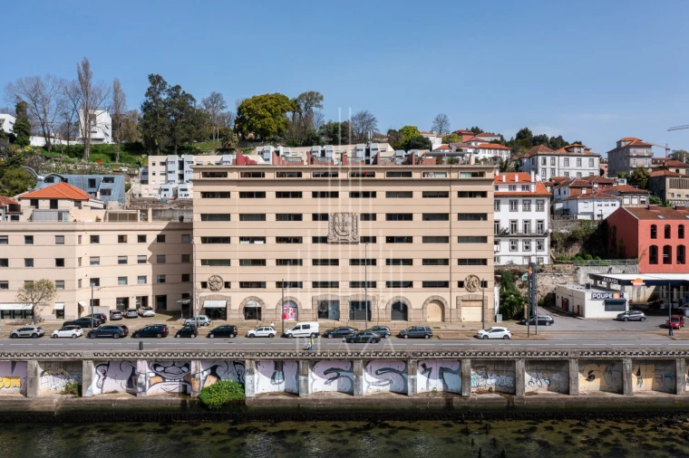 Apartamento T3 para Venda em Lordelo do Ouro e Massarelos Foto 3