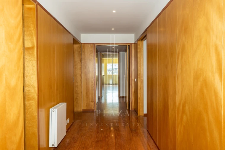 Apartamento T3 para Venda em Lordelo do Ouro e Massarelos Foto 6