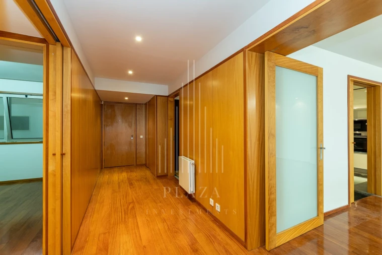 Apartamento T3 para Venda em Lordelo do Ouro e Massarelos Foto 7