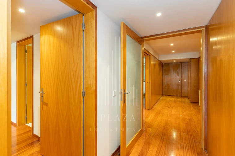Apartamento T3 para Venda em Lordelo do Ouro e Massarelos Foto 14