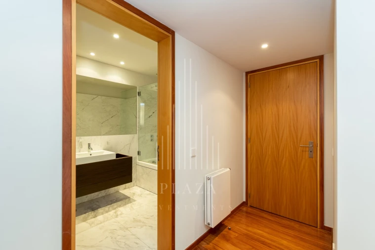 Apartamento T3 para Venda em Lordelo do Ouro e Massarelos Foto 16