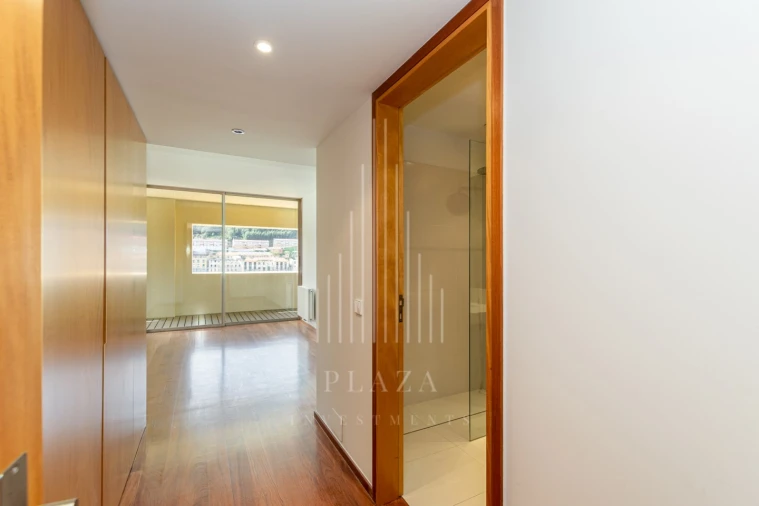 Apartamento T3 para Venda em Lordelo do Ouro e Massarelos Foto 25