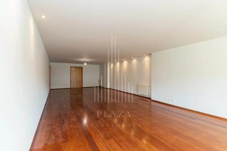 Apartamento T3 para Venda em Lordelo do Ouro e Massarelos Foto 33