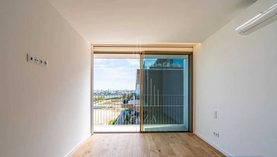 Apartamento T2 para Venda em Canidelo Foto 16